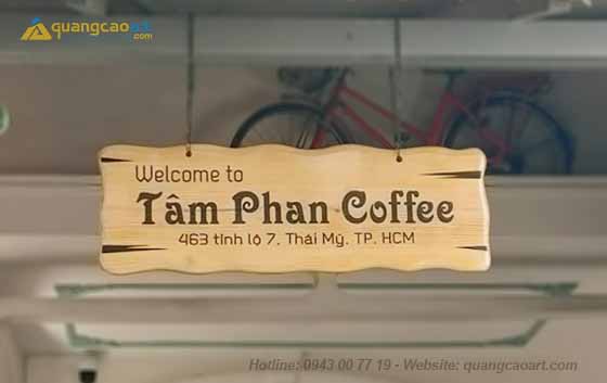 Làm biển quán cafe bằng gỗ